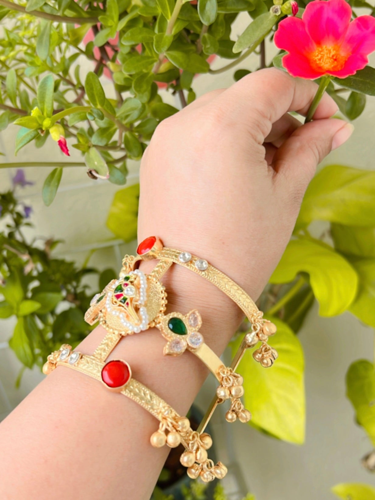 Padmavati Gold Plated Kundan Kada DB-GP12000Z2