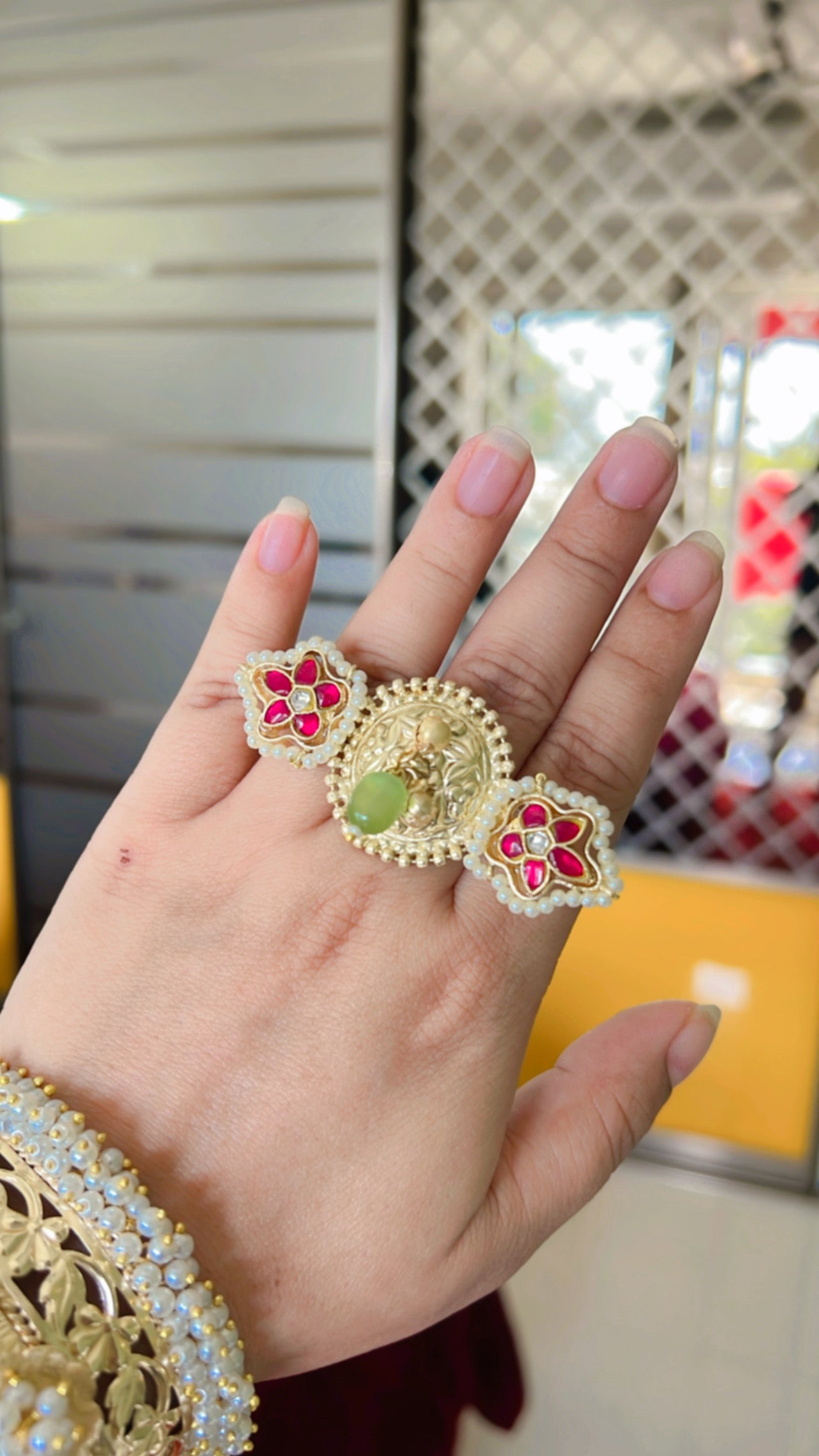 Advika Kundan Golden Ring DB-GP1740Z2