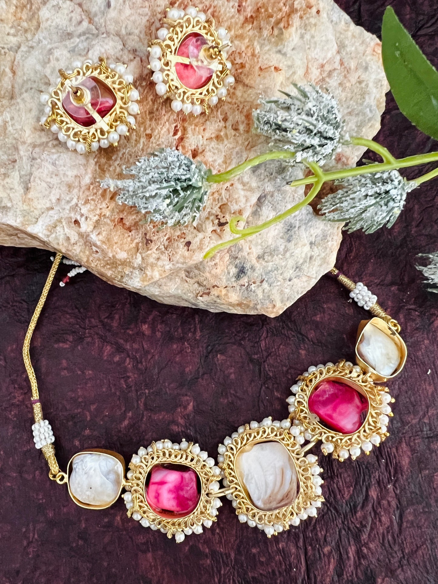 TRENDY MOTHER OF PEARL MULTICOLOR CHOKER DB-GP1600Z2