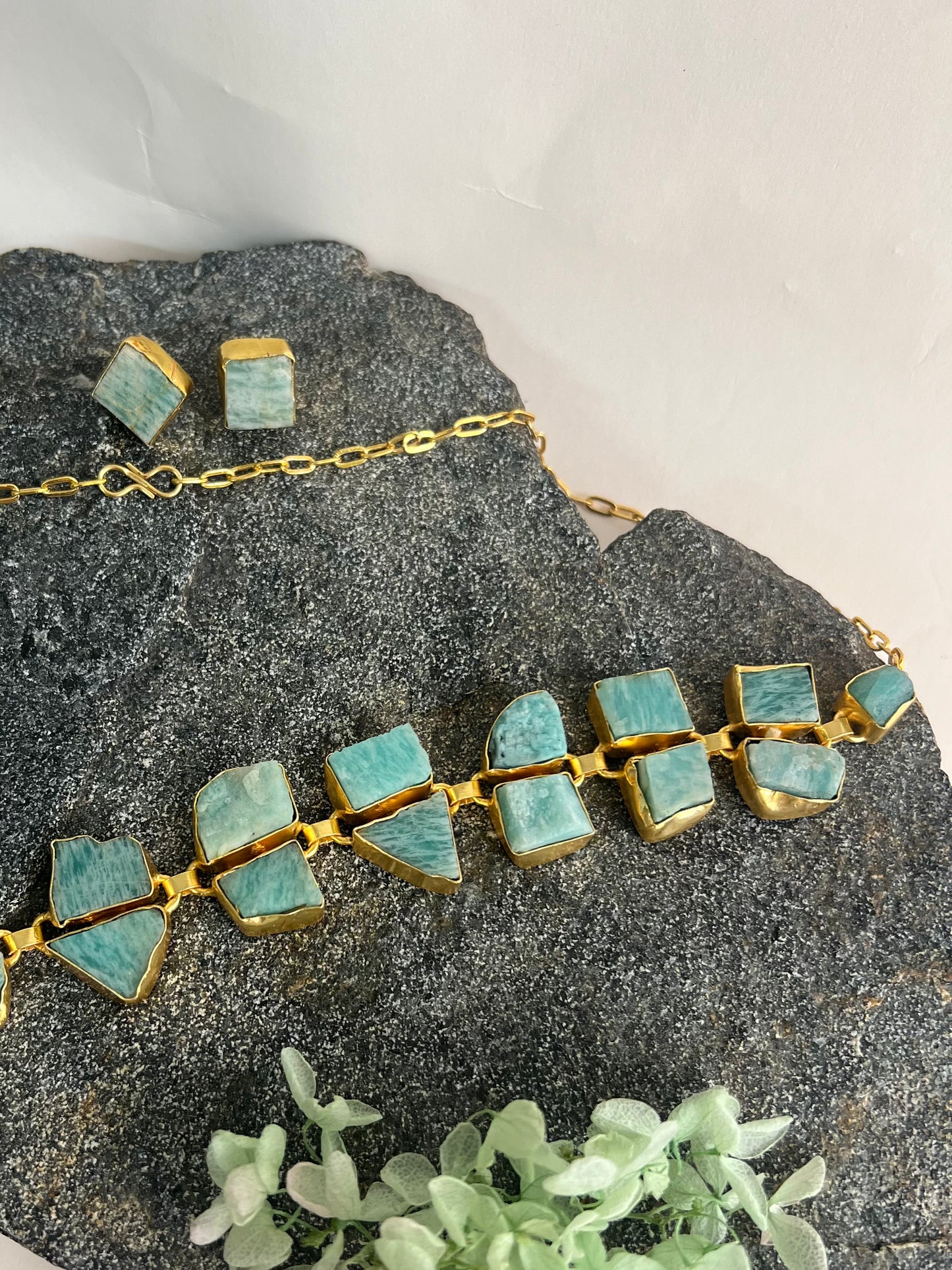 TRENDY SEMI PRECIOUS STONE DOUBLE LAYERED AQUA GREEN CHOKER DB-GP11130Z2