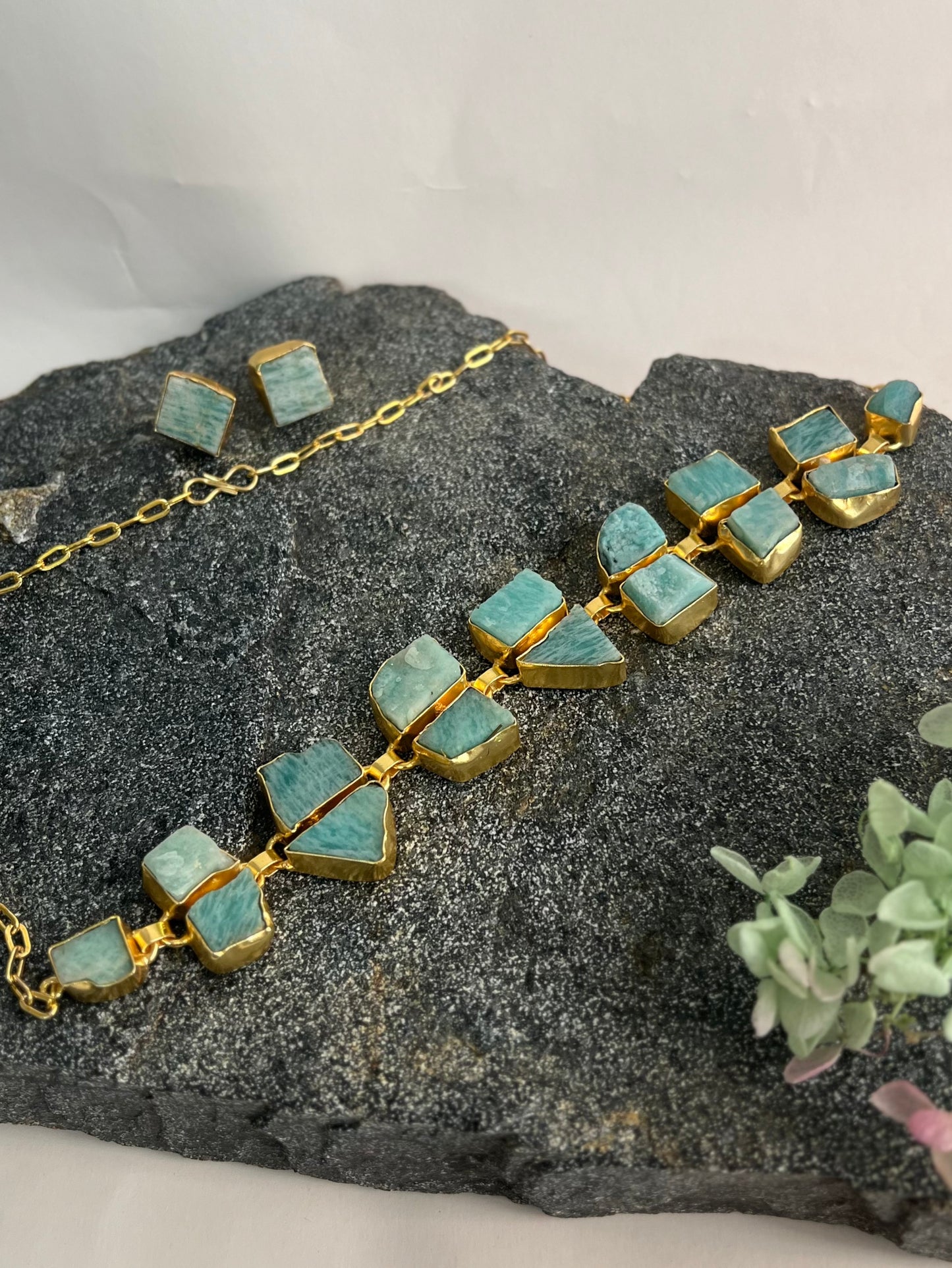 TRENDY SEMI PRECIOUS STONE DOUBLE LAYERED AQUA GREEN CHOKER DB-GP11130Z2