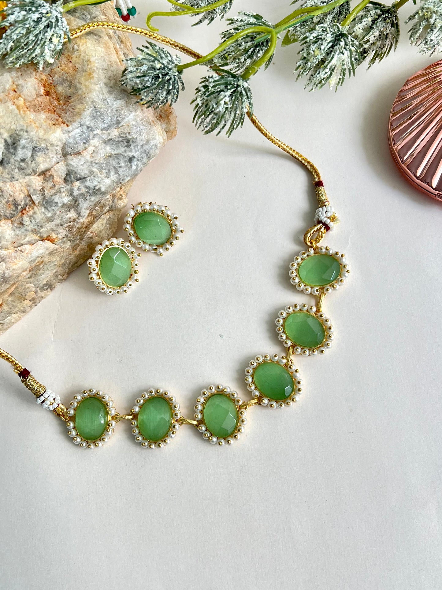 TRENDY GEMSTONE GREEN CHOKER DB-GP1760Z2