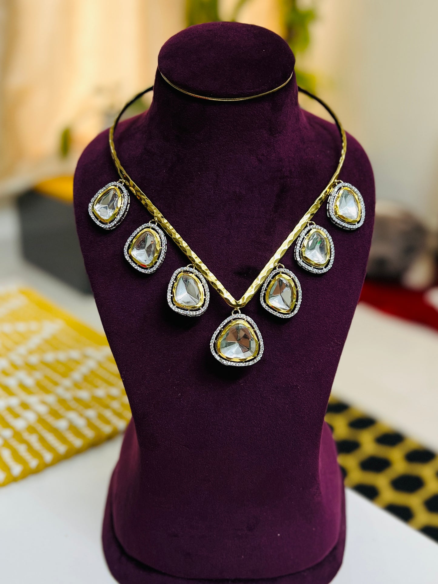 Uncut Polki Studded Golden Hasli Necklace Set DB-GP124000z2