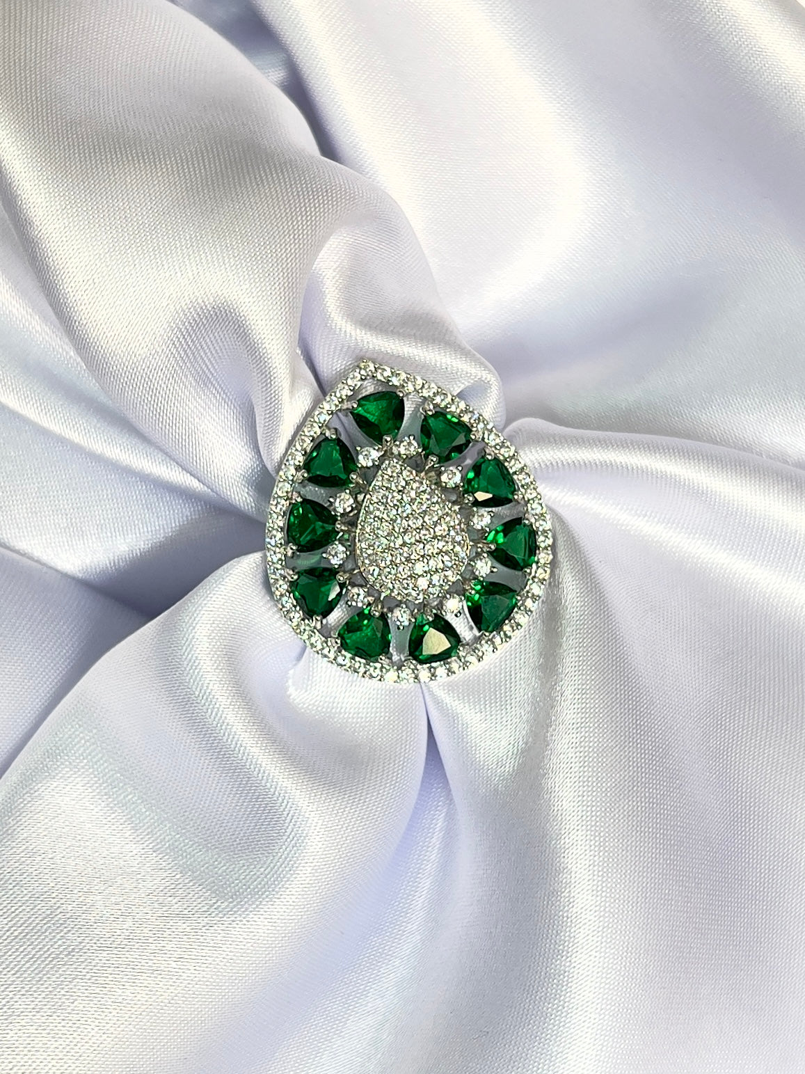 EMERALD GREEN PARTY WEAR AD RING DB-AD15600Z2