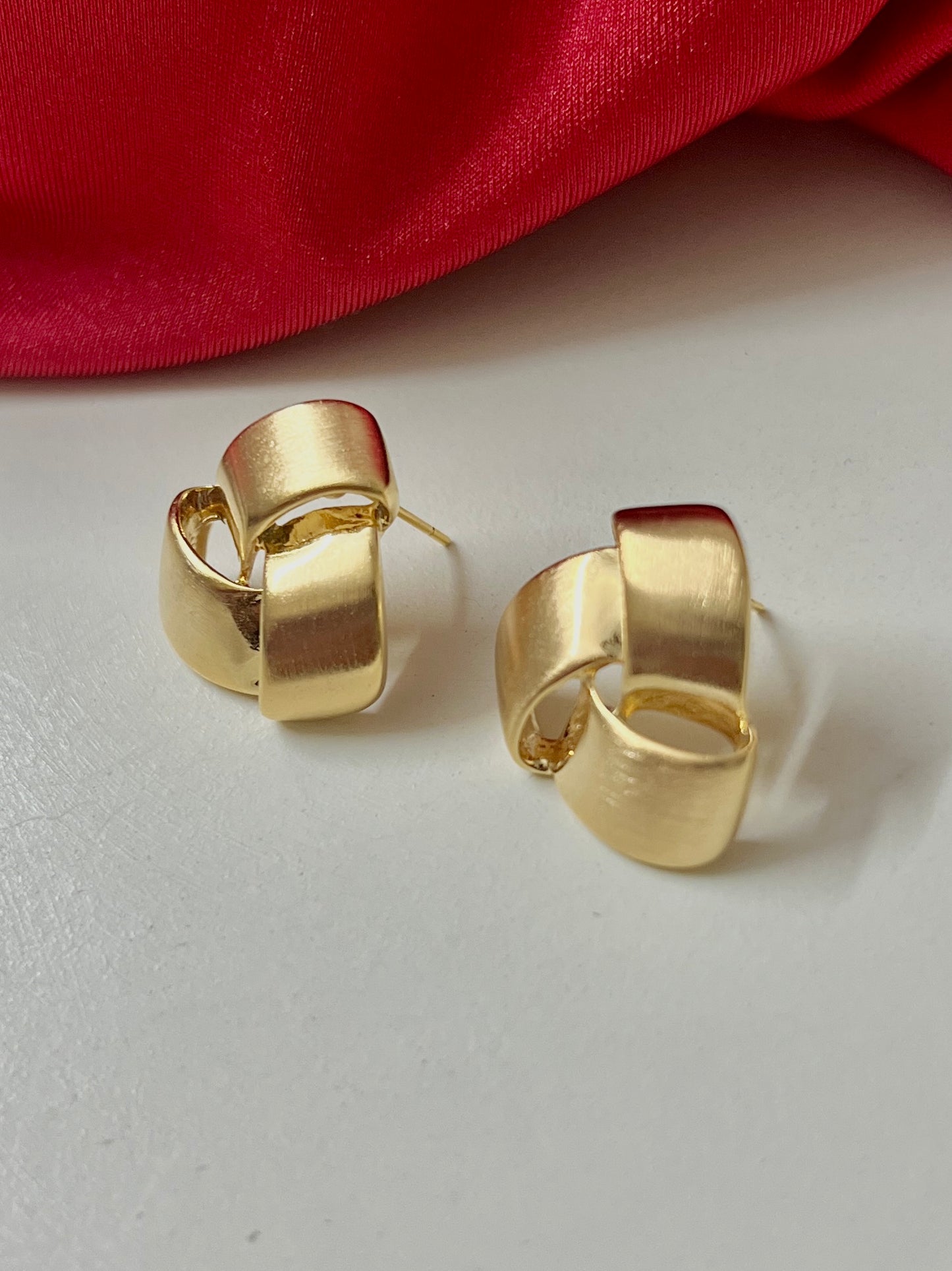 GOLD PLATED TRIANGLE STUDS GP0750ZR