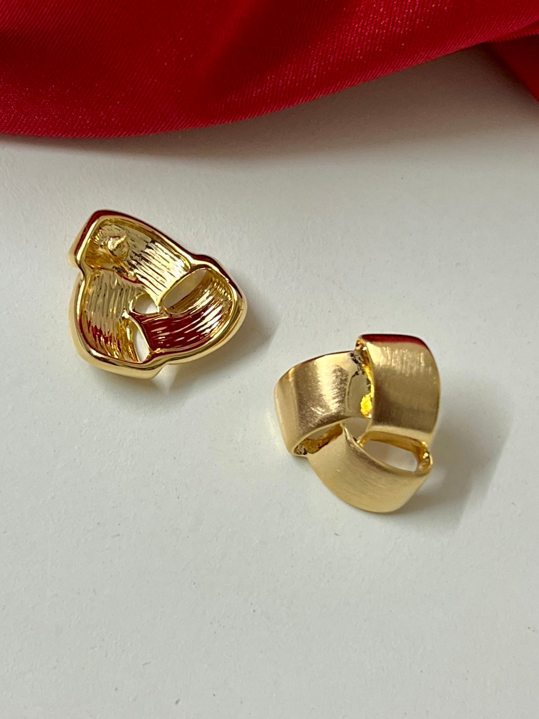 GOLD PLATED TRIANGLE STUDS GP0750ZR