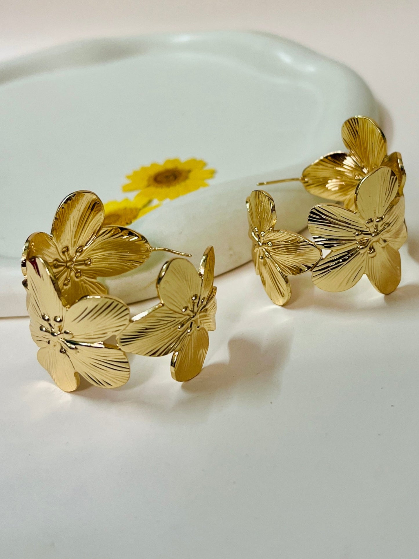 REHANA GOLDEN FLOURISH HOOPS DB-GP1800ZR