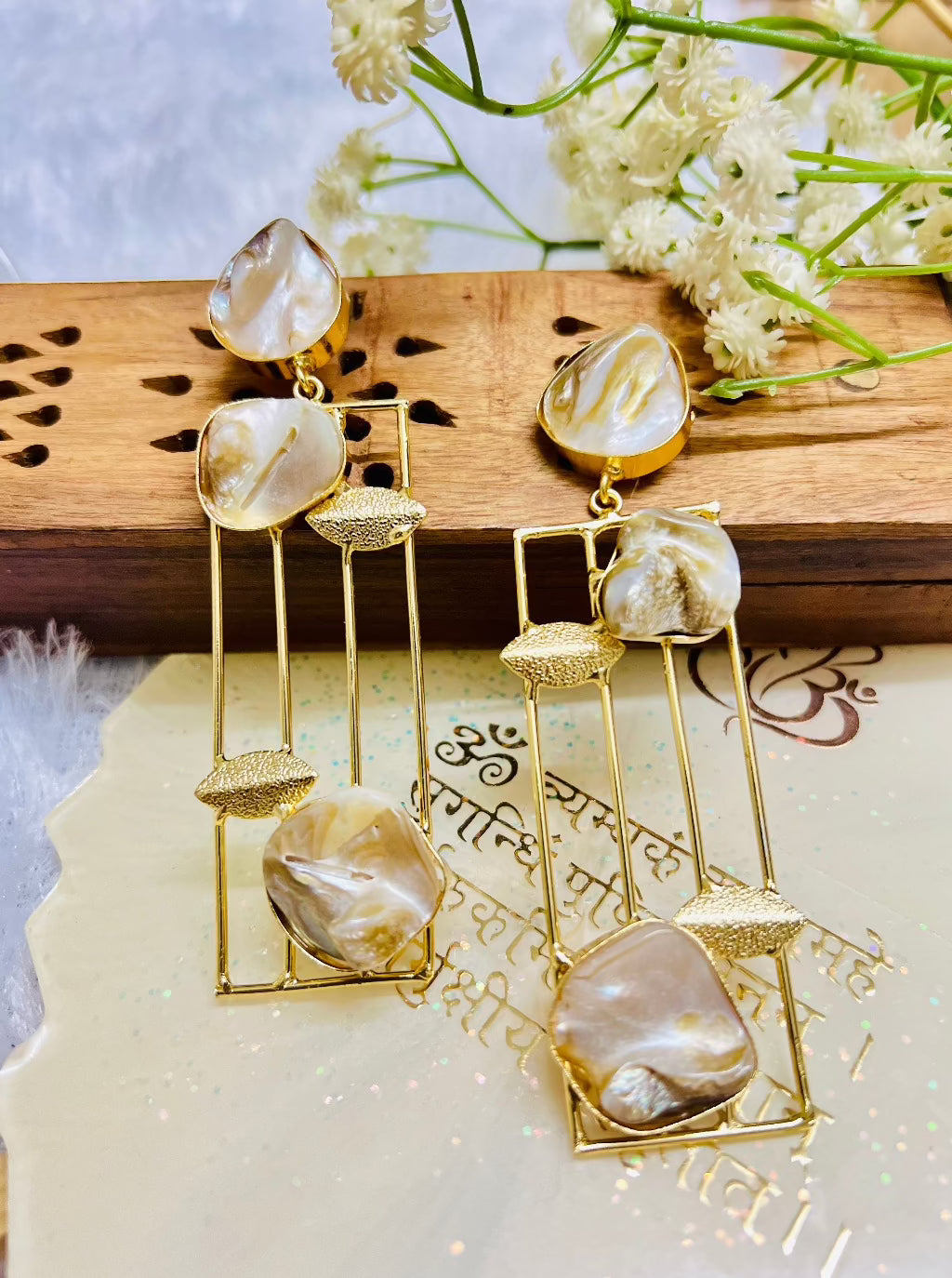 Gold plated Mother of Pearl Brass Earrings DB-GN1372Z26