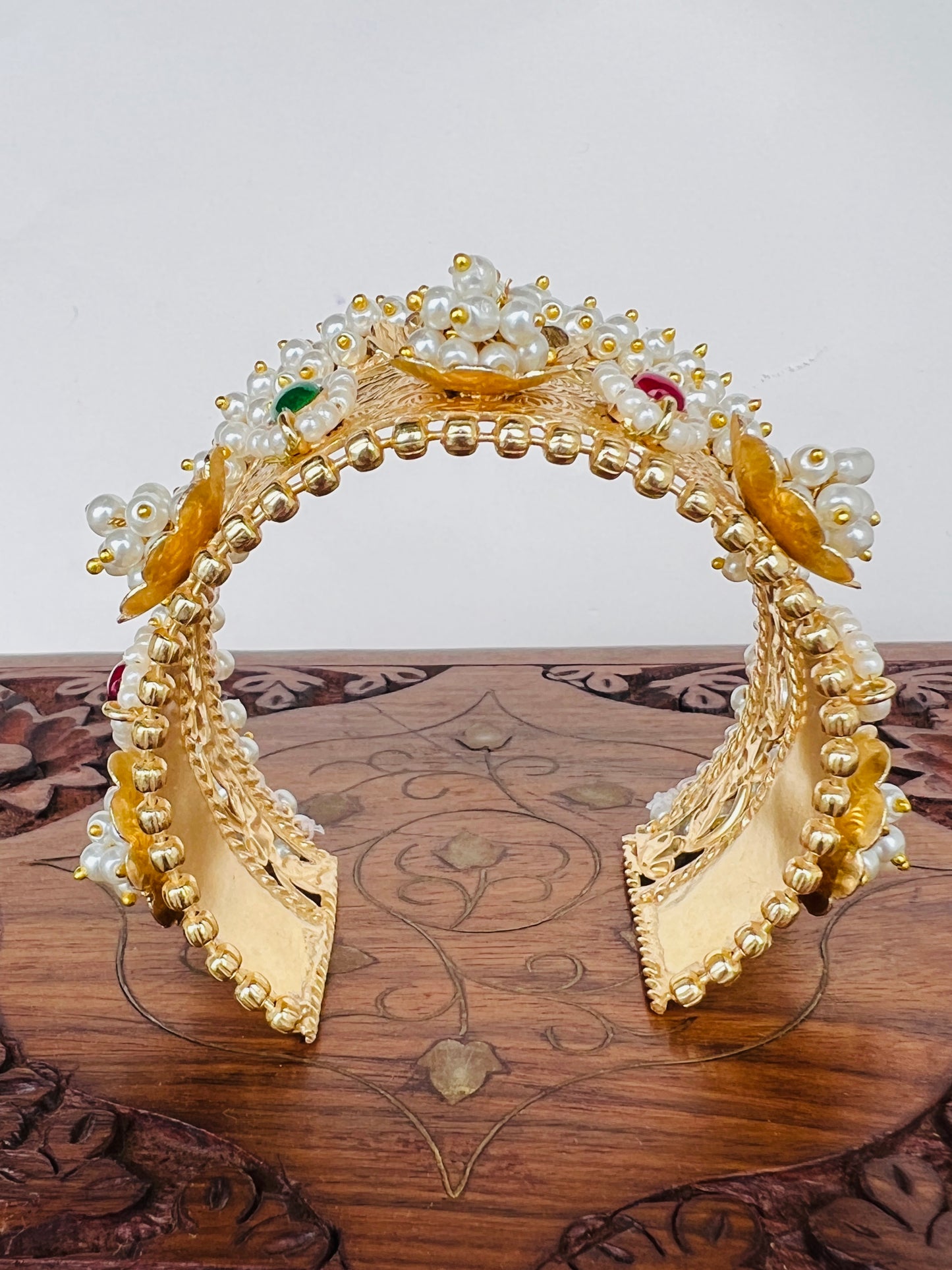 Vaidehi Gold Plated Kundan Kada DB-GP11250Z2