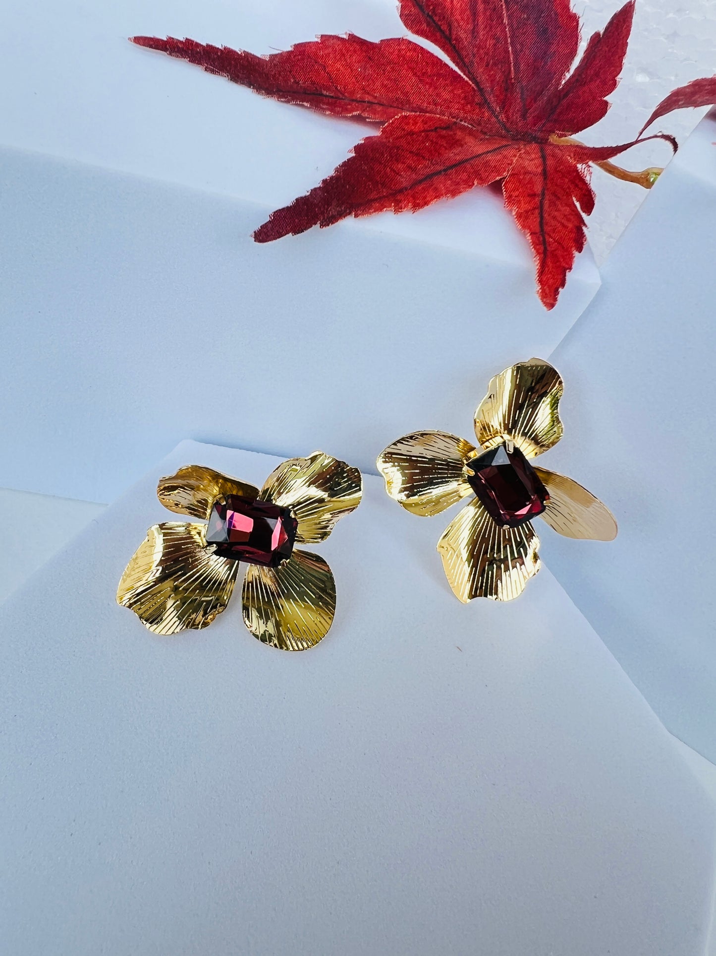 RUHI FLOWER PATTERN STUDS DB-GP19002Z