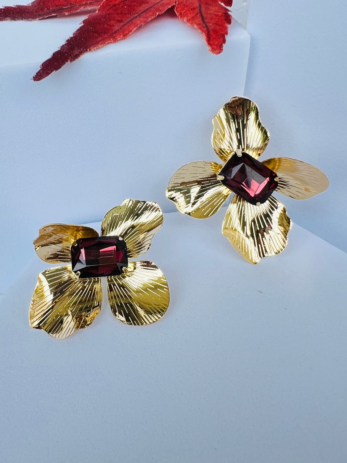 RUHI FLOWER PATTERN STUDS DB-GP19002Z