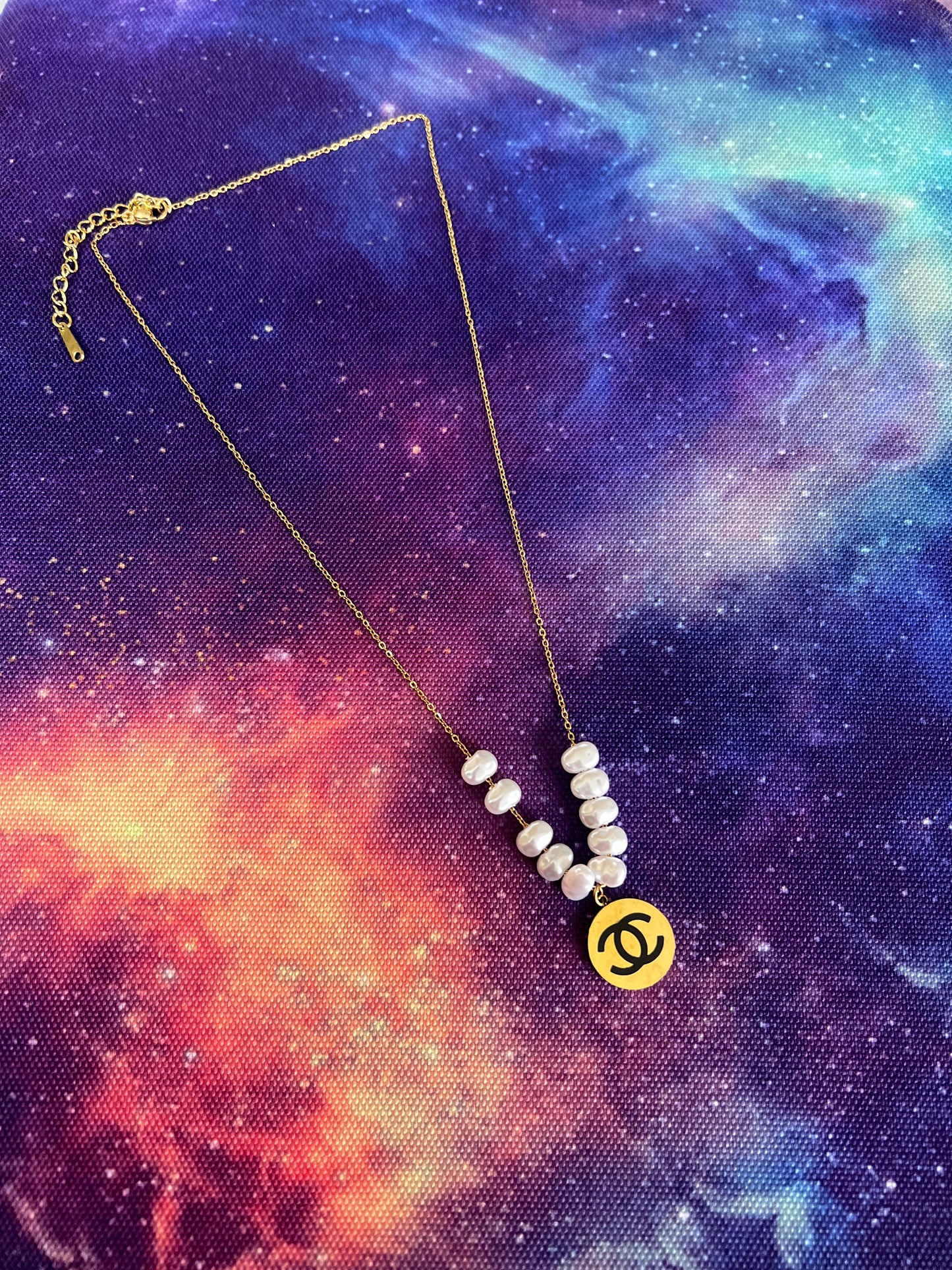 Lisa Pearl Pendant Necklace