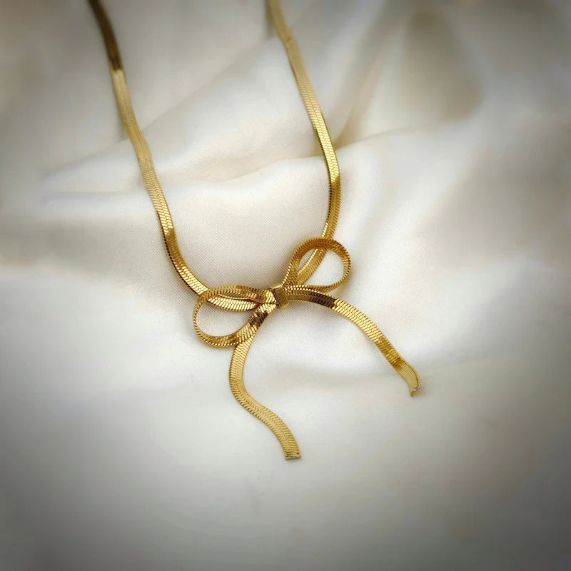Julie Sleek Chain Bow necklace