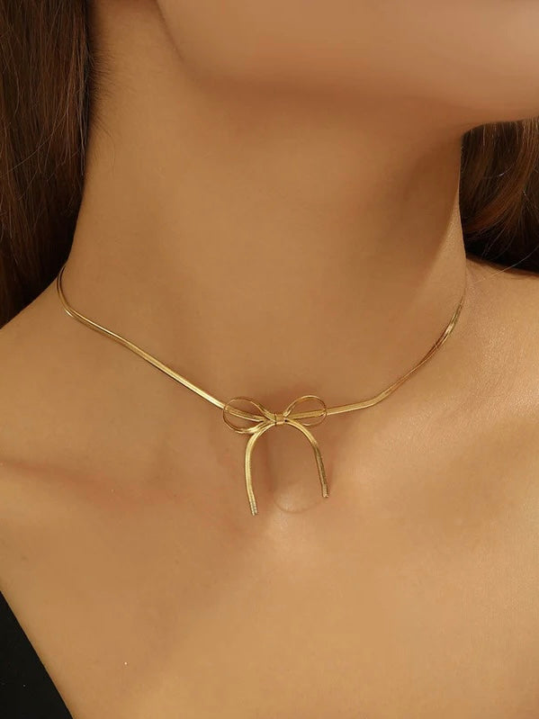 Julie Sleek Chain Bow necklace