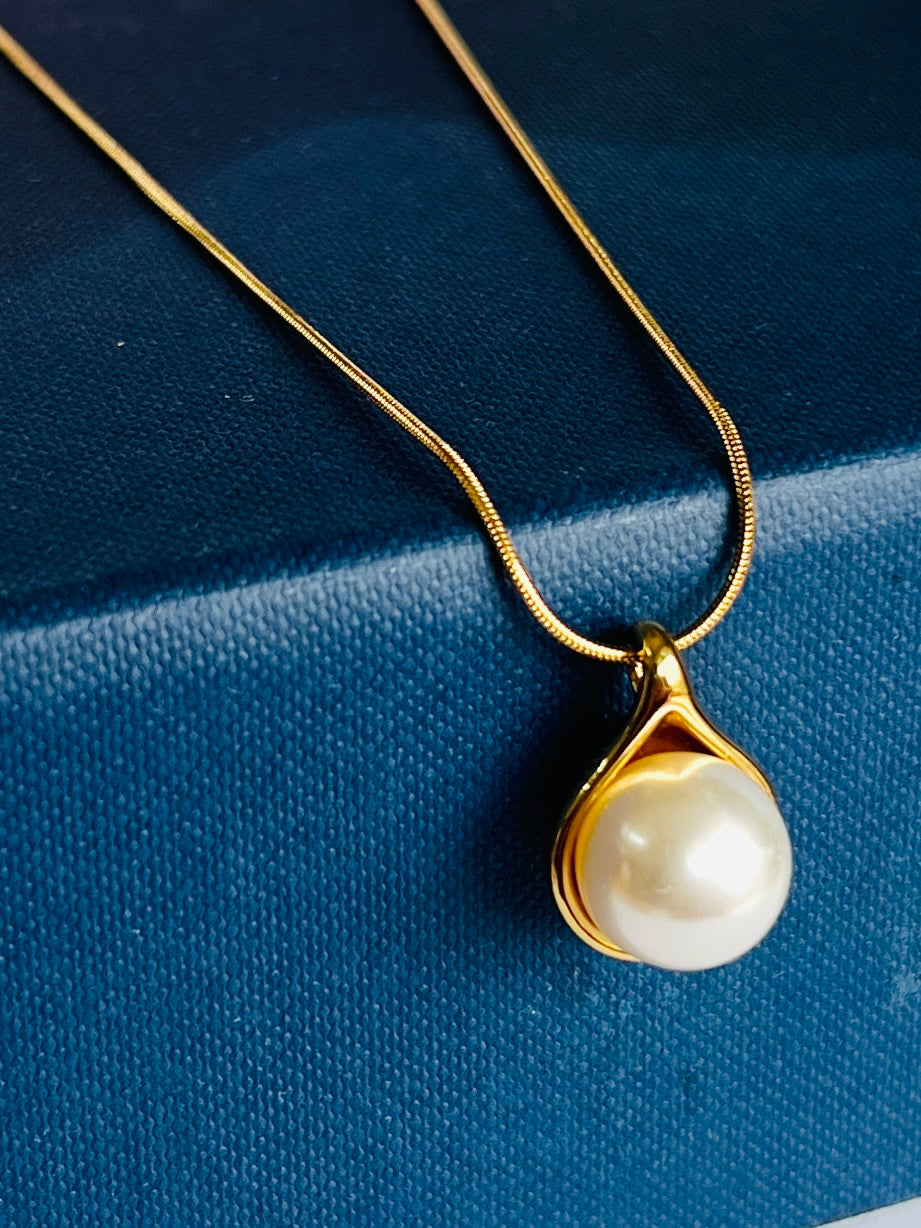 Pearl Pendant Necklace