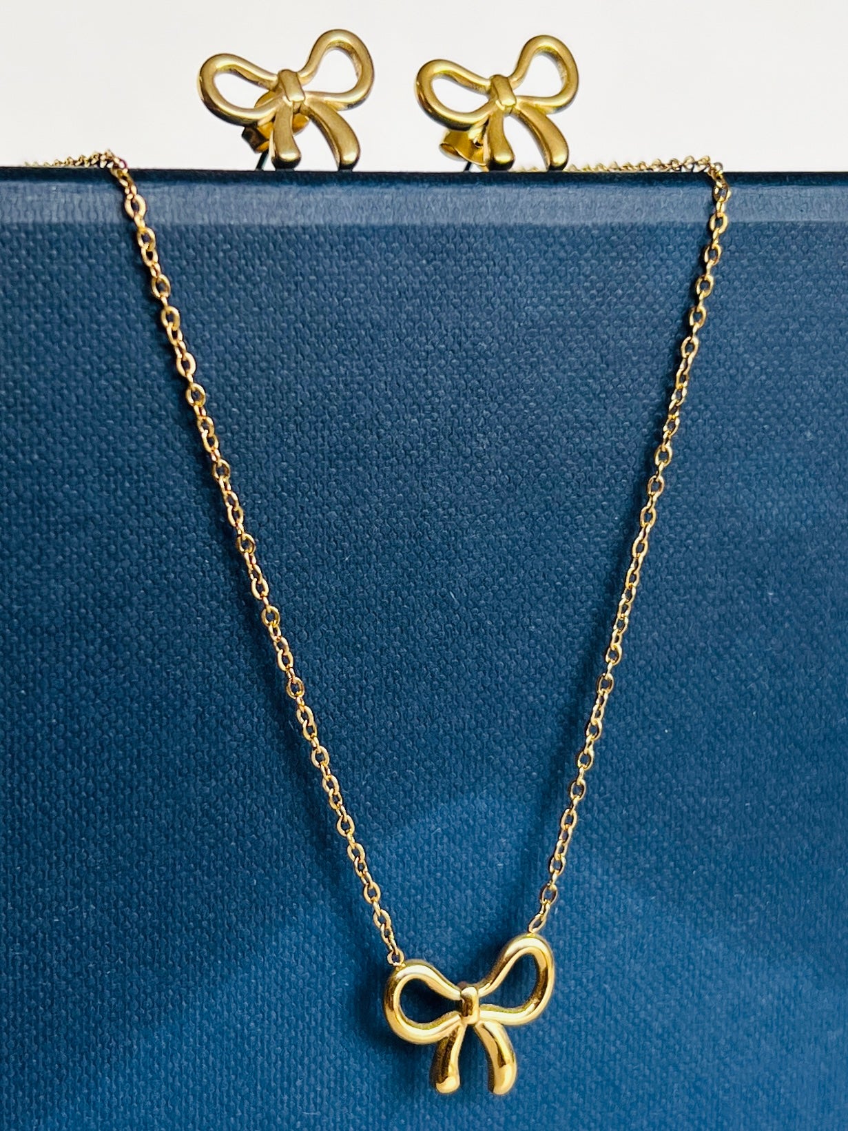Golden Bow Necklace set