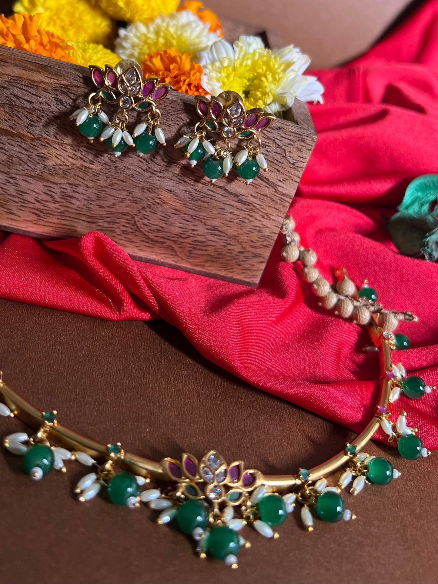 Hasli pattern Floral Choker Necklace set DB-GP1930Z10