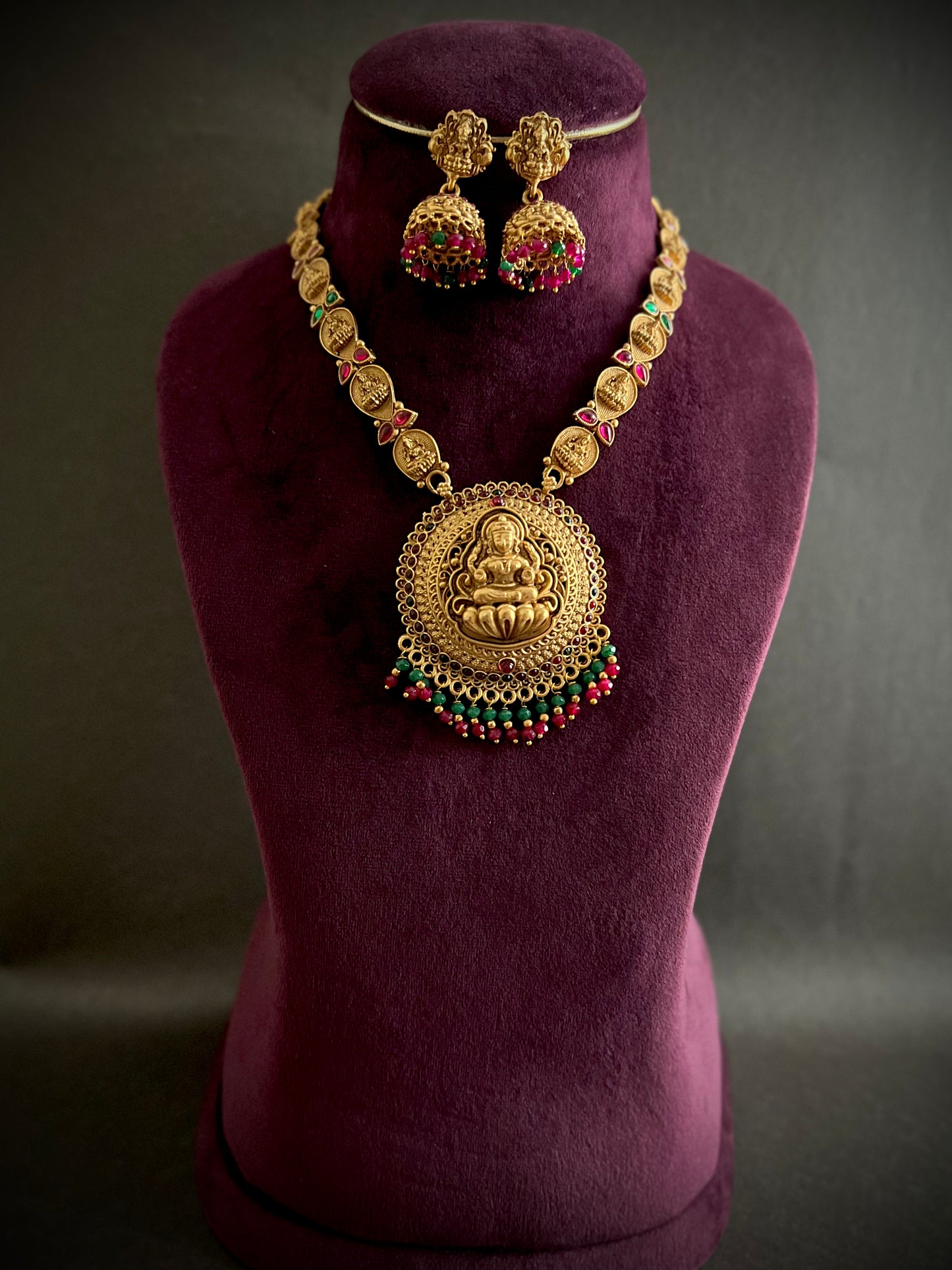 Antique Gold-Plated Studded Temple Jewellery Short Necklace Set DB-GP11750Z9