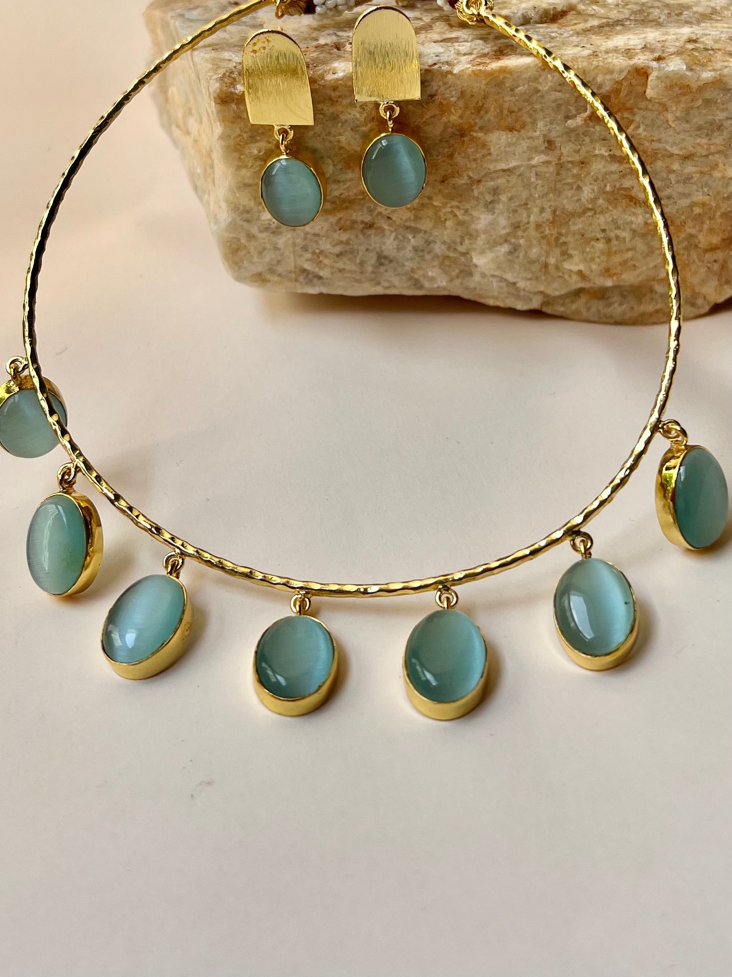 Aashra Hasli Necklace Set DB-GP1750Z2