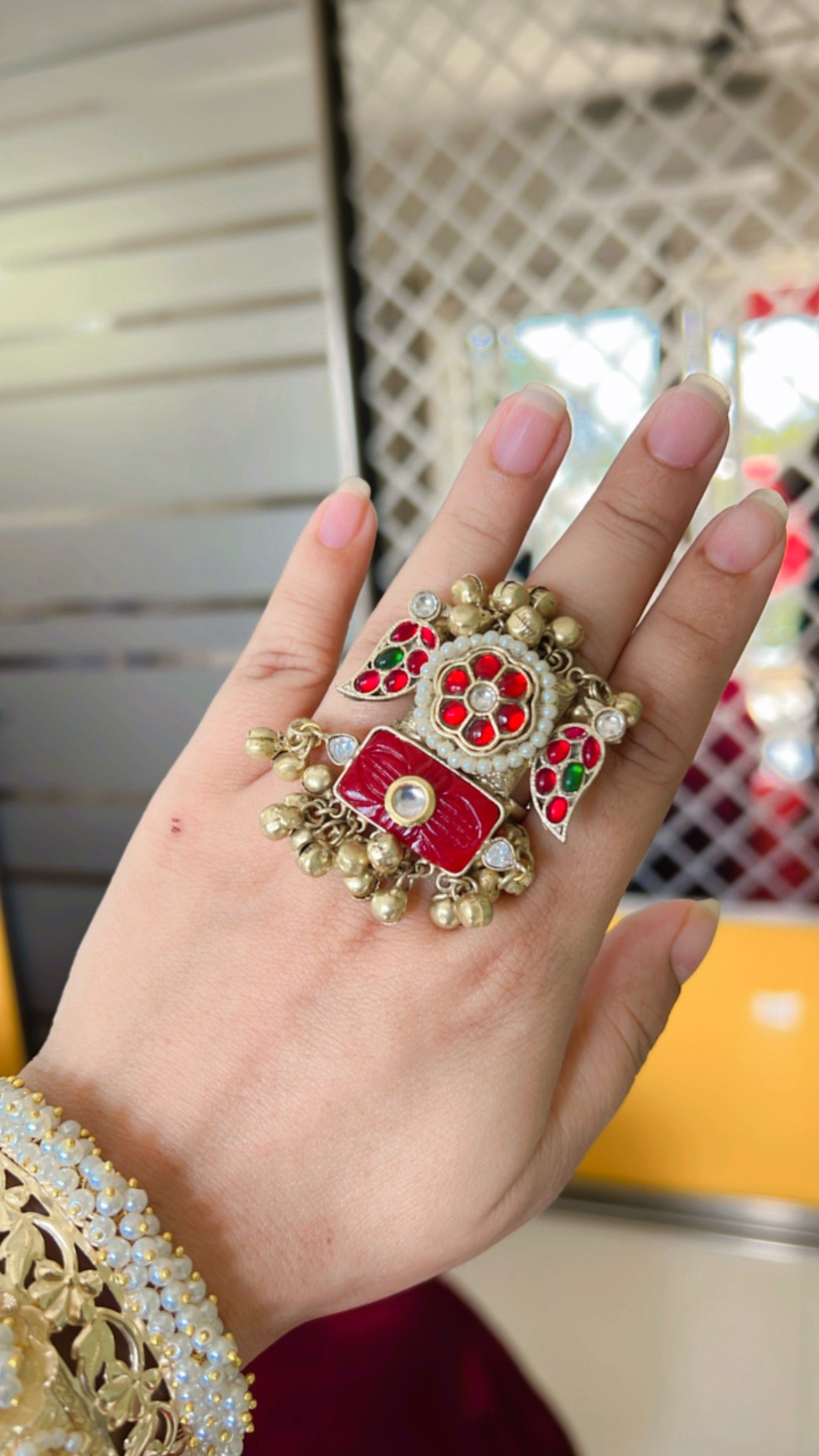 Anika pachi Kundan Ring DB-GP11430Z2