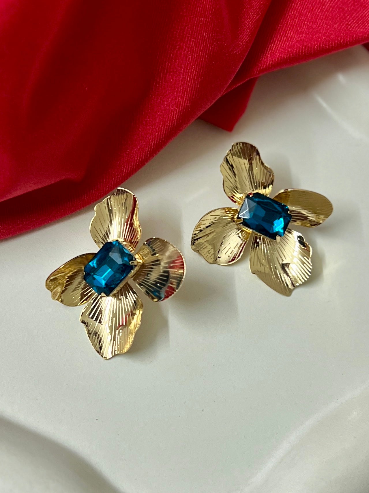 RUHI FLOWER PATTERN STUDS DB-GP19002Z