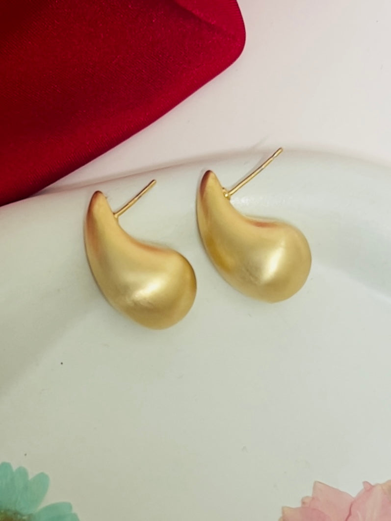 TEARDROP GOLDEN STUDS DB-GP0750ZR