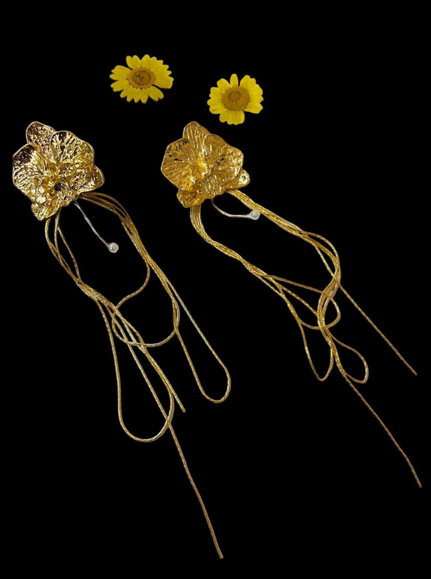 ANTI TARNISH FLOWER PATTERN STATEMENT DANGLER EARRINGS DB-AT19802Z