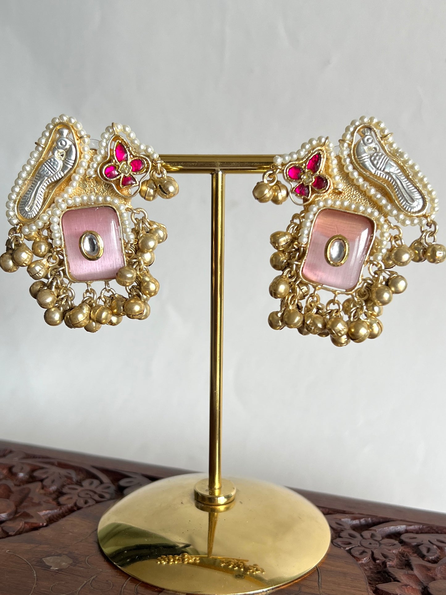 Navya Pachi kundan Big Studs DB-GP12502Z2