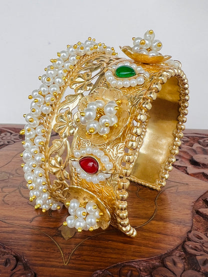 Vaidehi Gold Plated Kundan Kada DB-GP11250Z2