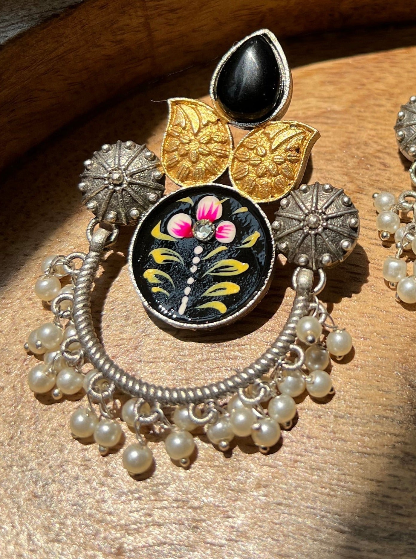 Suhani Silver Replica Black Chandbali Earrings DB-SR1556Z10