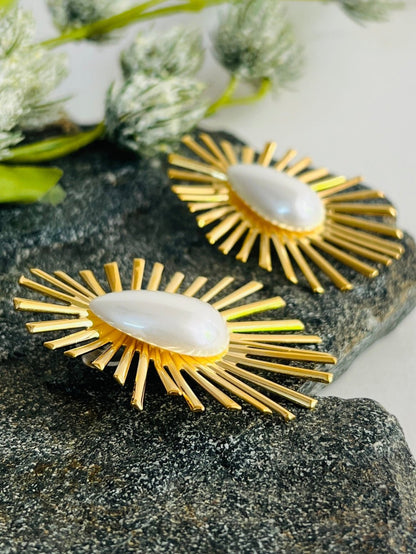 PEARL OF SUNSHINE GOLDEN STATEMENT EARRINGS DB-GP18002Z