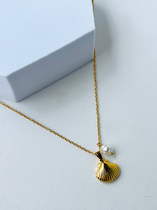 Pearl with Shell Necklace