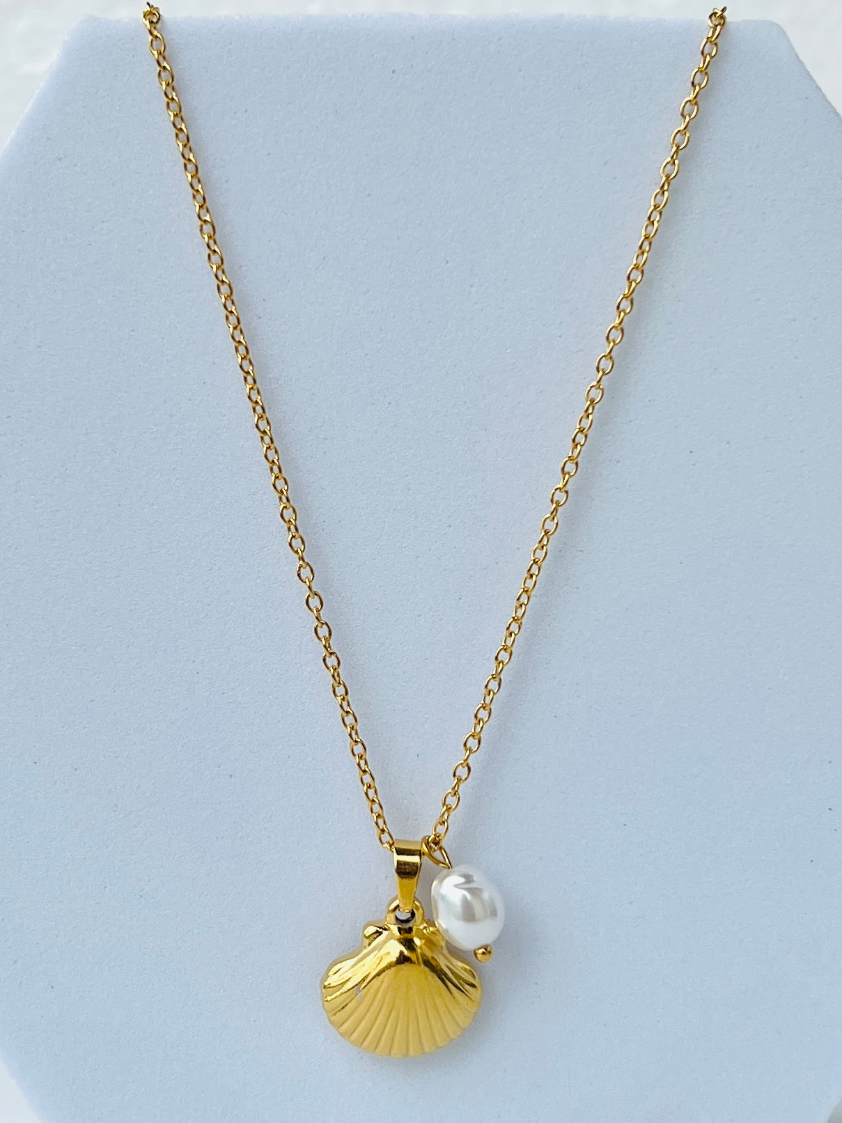 Pearl with Shell Necklace
