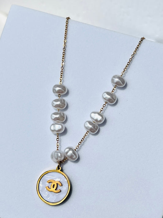 Lisaa Pearl Pendant Necklace