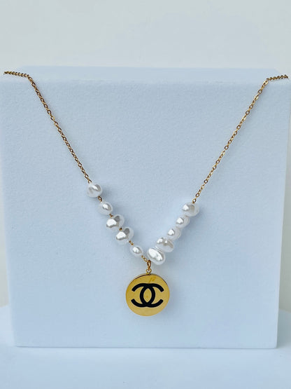 Lisa Pearl Pendant Necklace