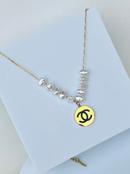Lisa Pearl Pendant Necklace