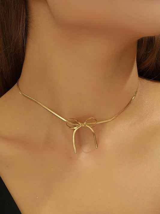 Julie Sleek Chain Bow necklace