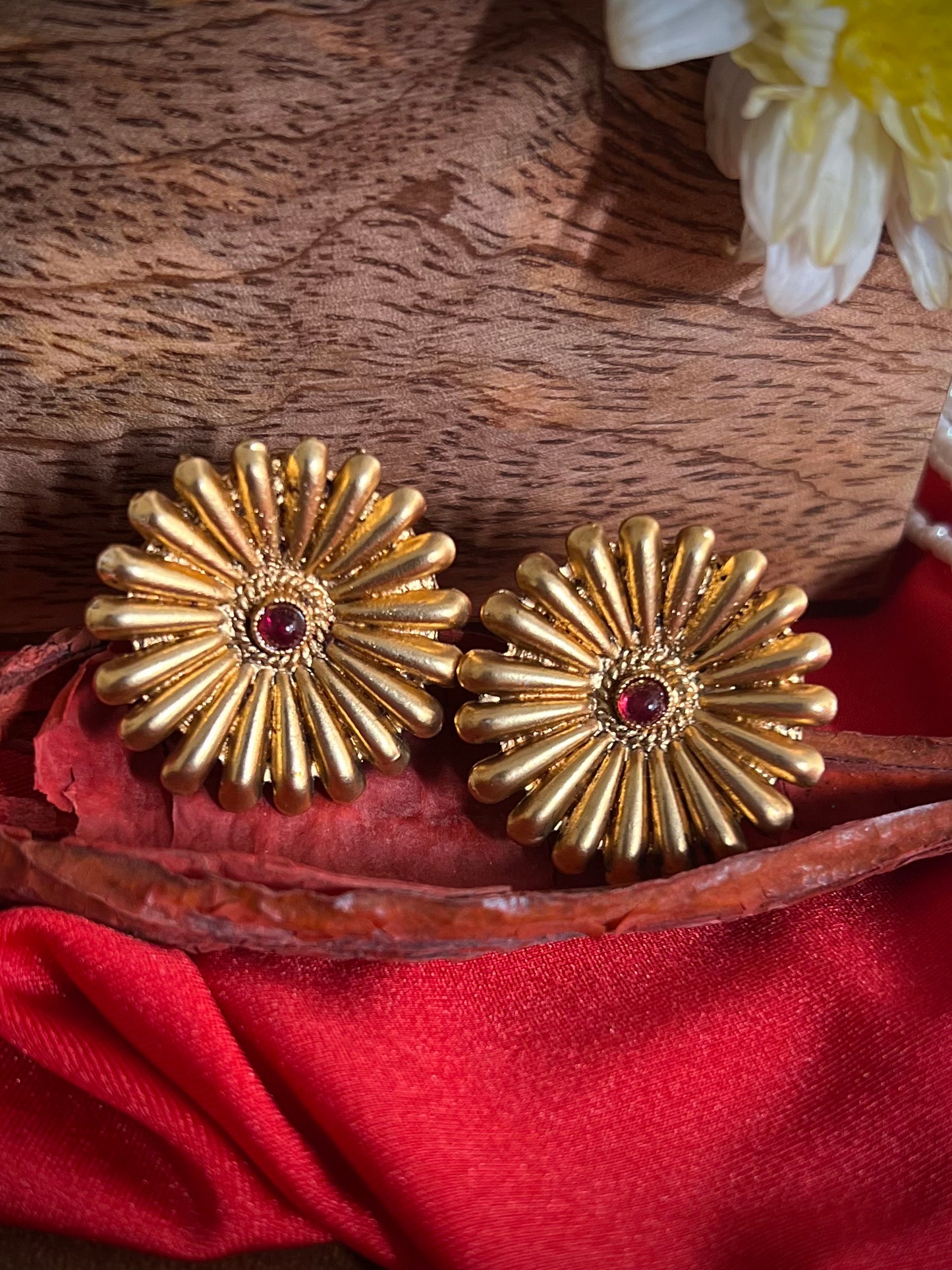 Antique Gold-Plated Flower Temple Jewellery Set DB-GP1970Z9