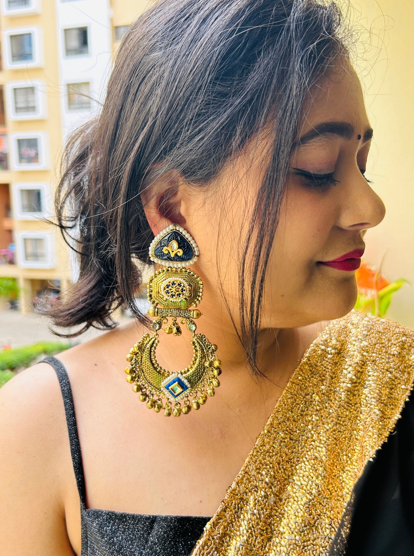 SAKHI OVERSIZED STATEMENT DANGLER EARRINGS DB-DE119000Z2