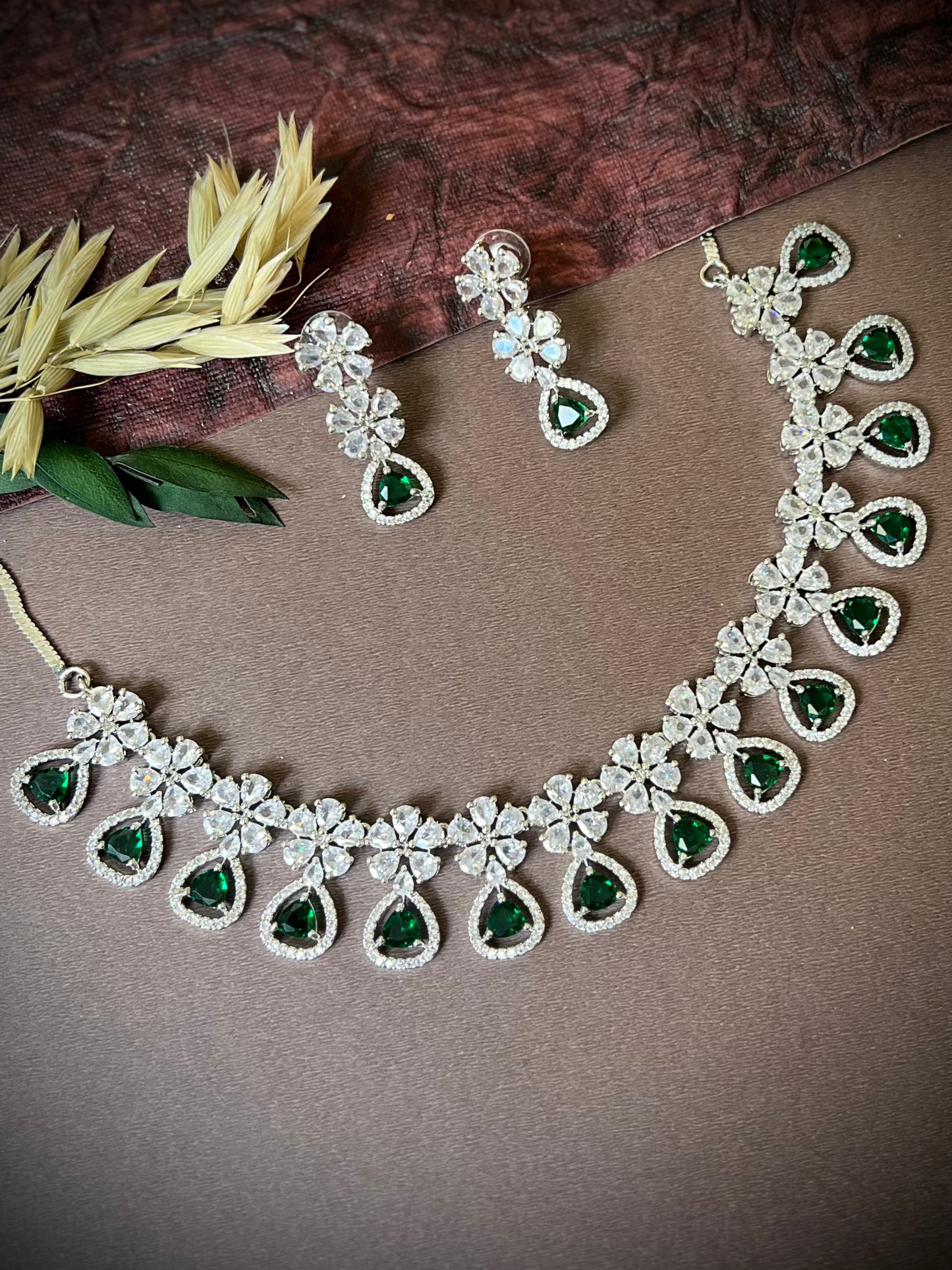 Tanish Emerald Green Silver polish Necklace Set DB-AD12230Z