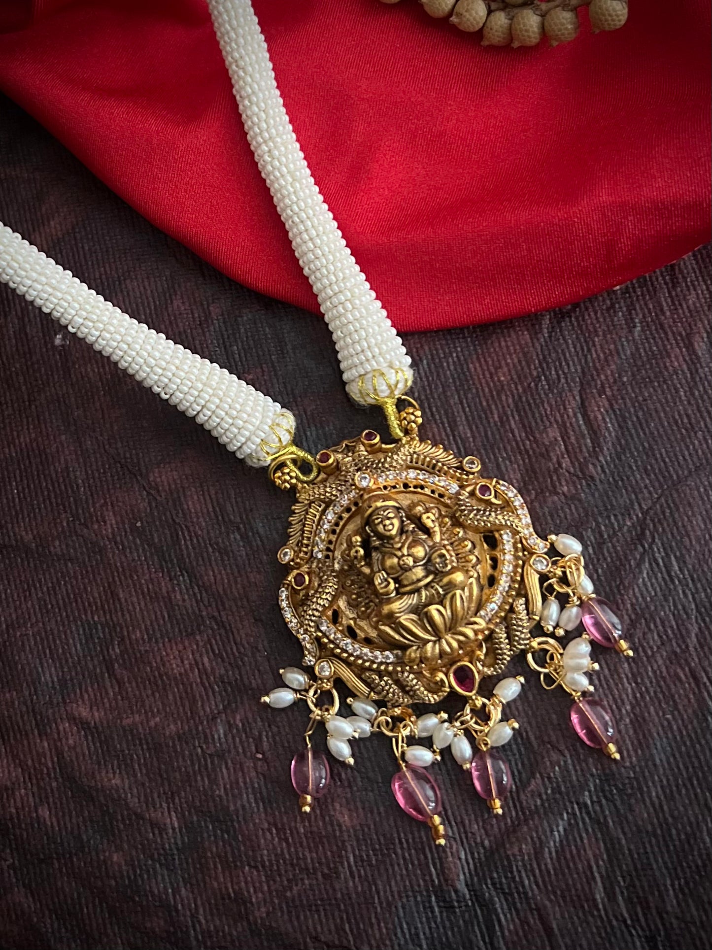 Antique Gold-Plated Laxmi Moti Threaded Small Temple Jewellery Set DB-GP11140Z8